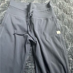 Vuori Daily leggings - size small